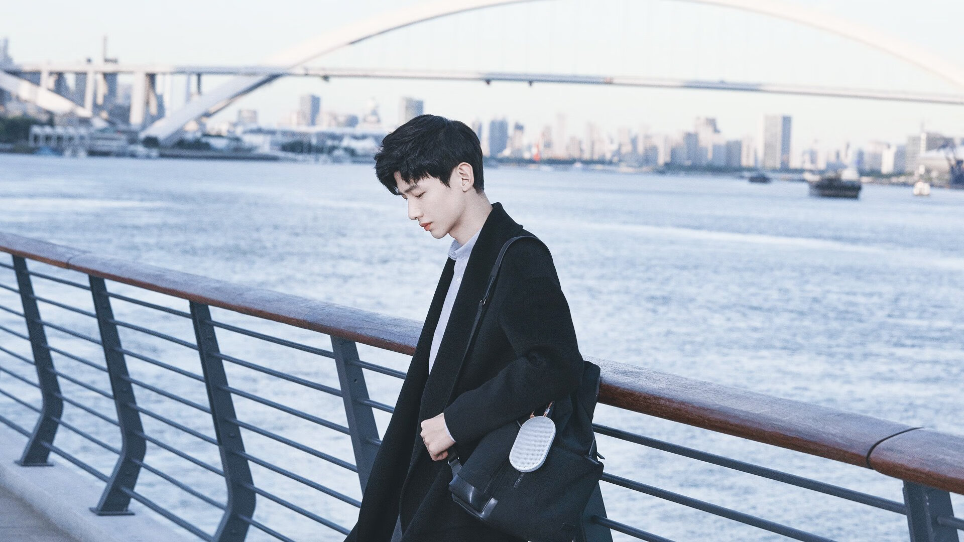 九游下载官网-法甲夜场比赛吸引大量球迷，现场气氛火爆，法甲的比赛