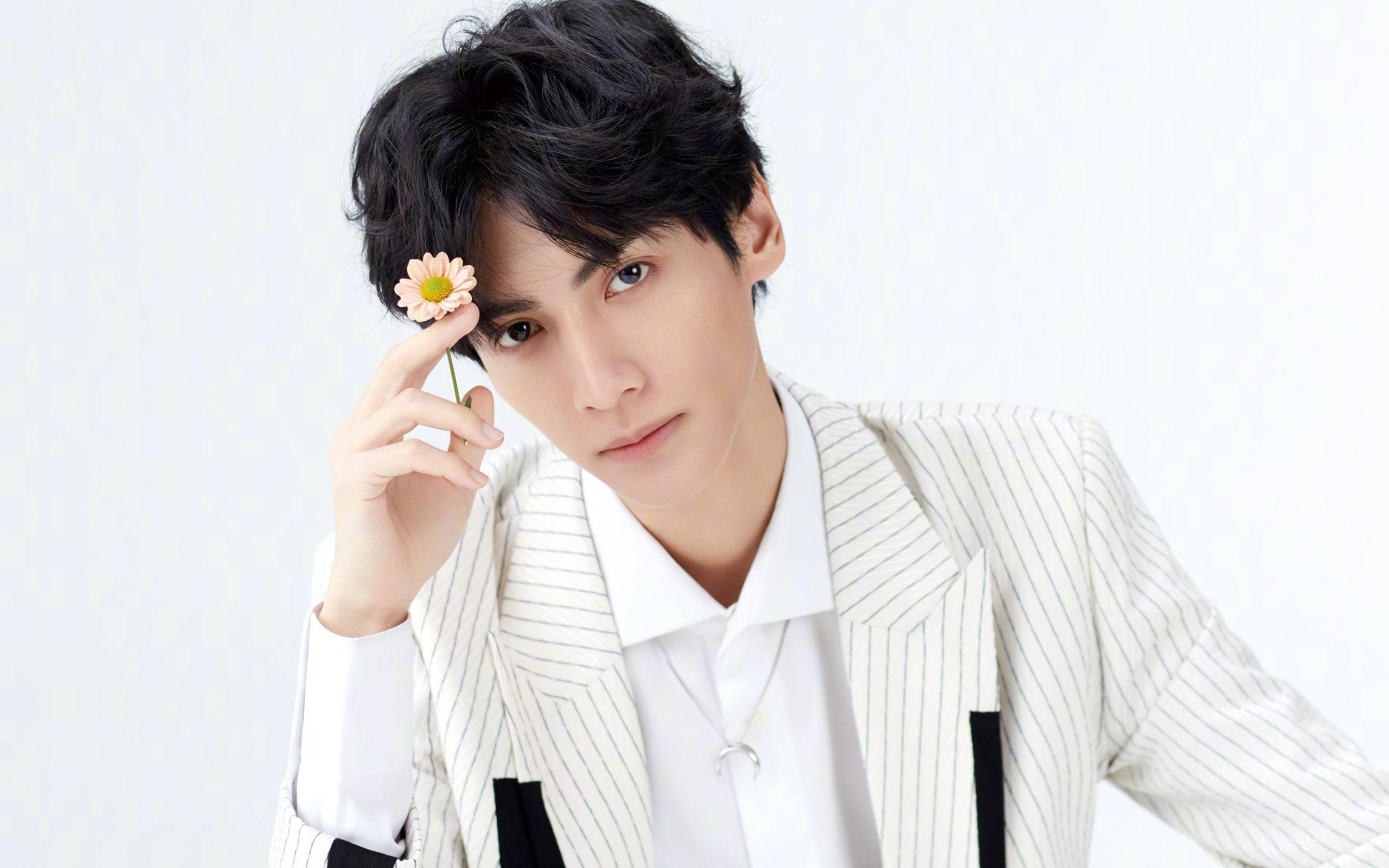 电竞职业选手赛季训练计划科学制定与心理辅导结合探讨,电竞比赛职业选手训练